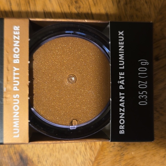 e.l.f. Bronzers Set of 3 in Different Shades - Picture 4 of 6